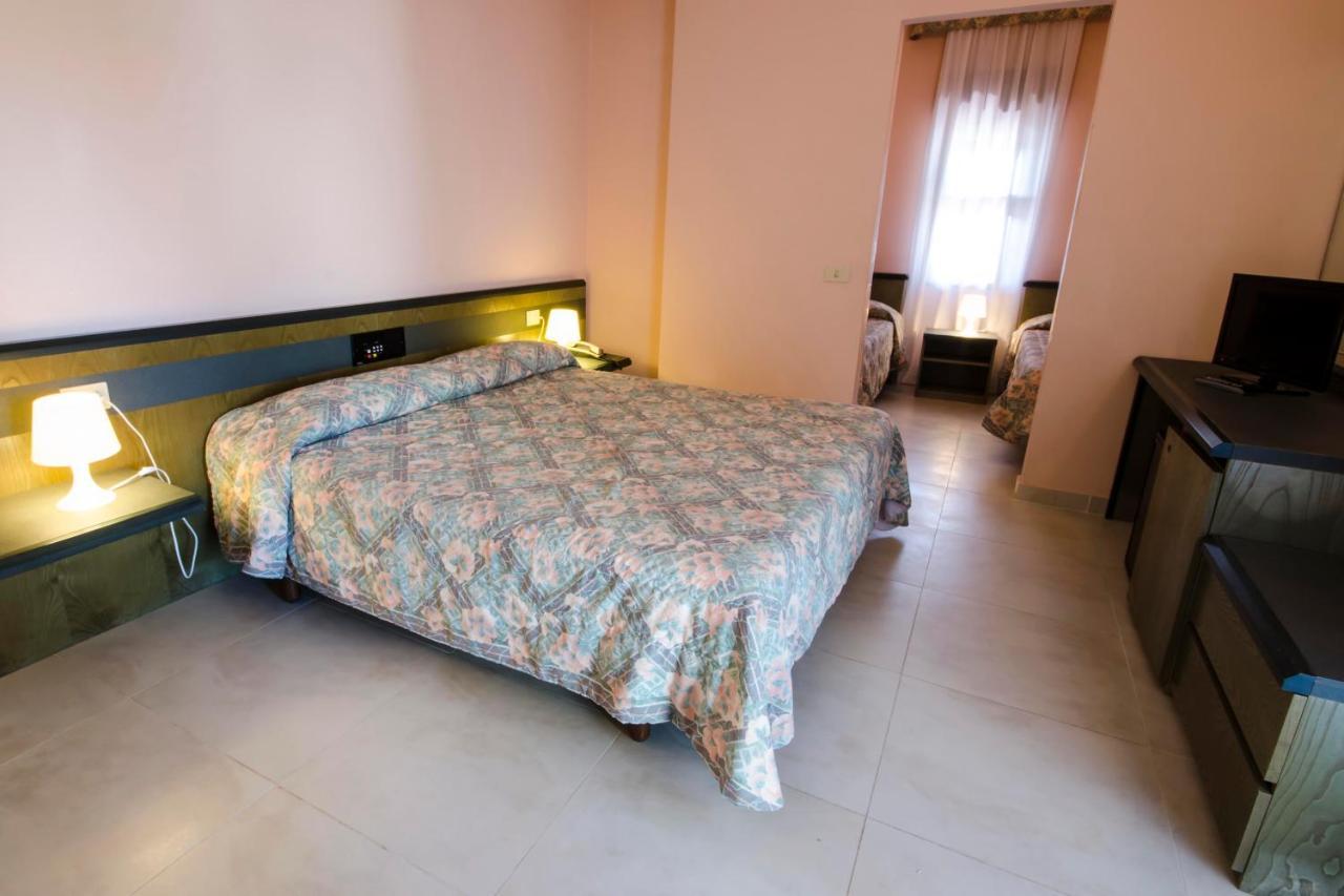 Torre Del Sole Hotel ตาร์กวิเนีย ภายนอก รูปภาพ