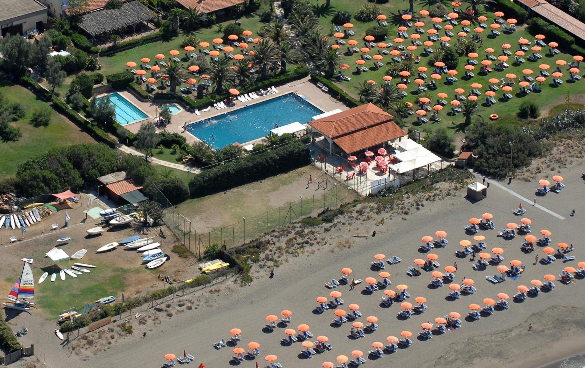 Torre Del Sole Hotel ตาร์กวิเนีย ภายนอก รูปภาพ