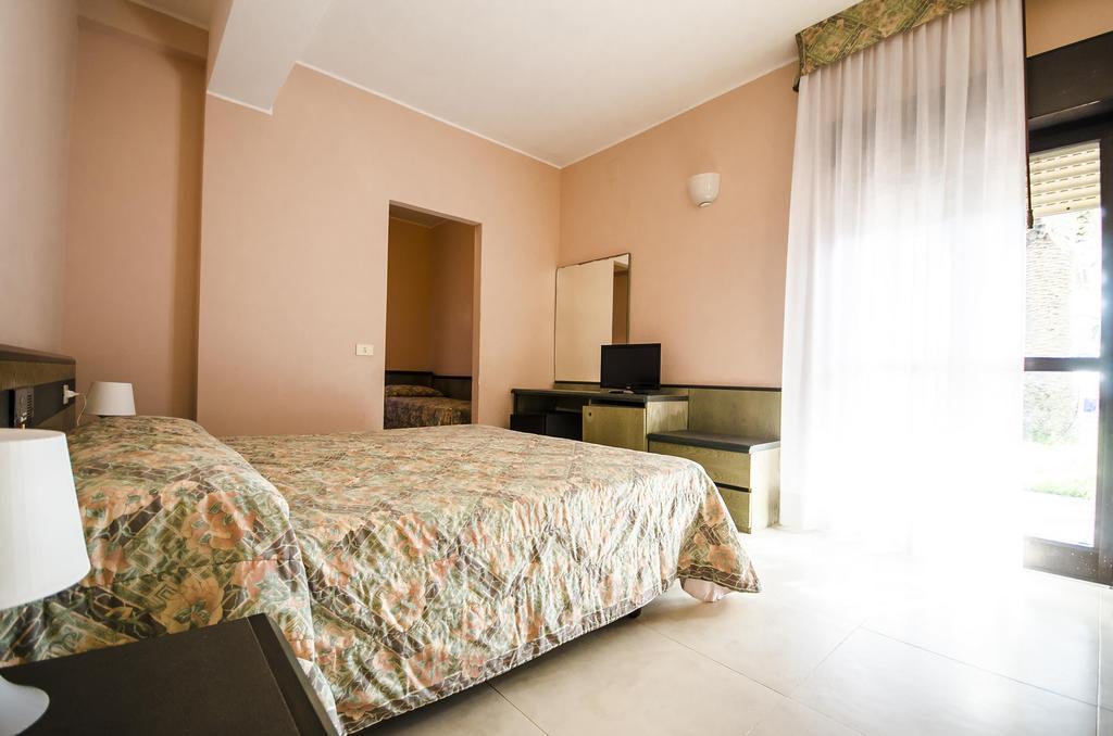 Torre Del Sole Hotel ตาร์กวิเนีย ภายนอก รูปภาพ