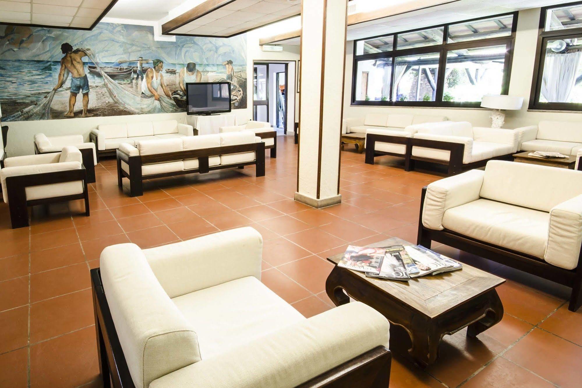 Torre Del Sole Hotel ตาร์กวิเนีย ภายนอก รูปภาพ