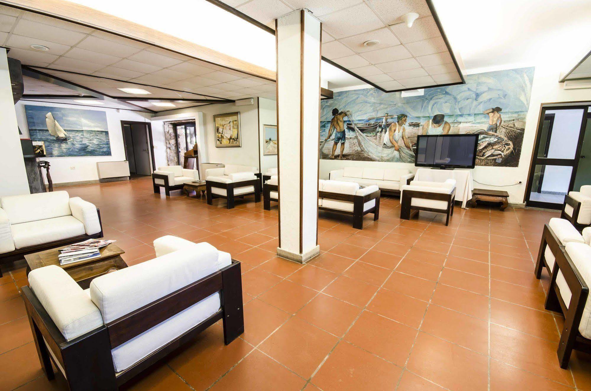 Torre Del Sole Hotel ตาร์กวิเนีย ภายนอก รูปภาพ